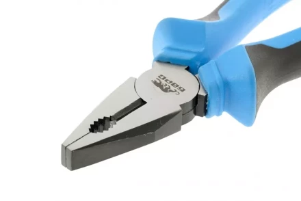 Плоскогубцы комбинированные 200 мм хром-ванадий двухкомпонентные рукоятки БАРС 16998 купить в Сургуте