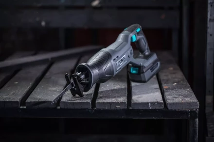 Ножовка TESLA TR18DC без акк. и з.у купить в Сургуте