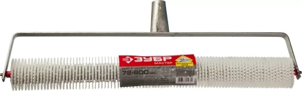 Валик игольчатый ЗУБР &quot;МАСТЕР&quot; для наливных полов на металлической рамке, под удлинитель, пластмассовые иглы 13мм, 72х600мм 03952-60 купить в Сургуте