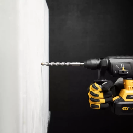 Бур по бетону Denzel, 14 x 210 мм  двойная спираль, три пылеотводящие кромки, 705030 купить в Сургуте