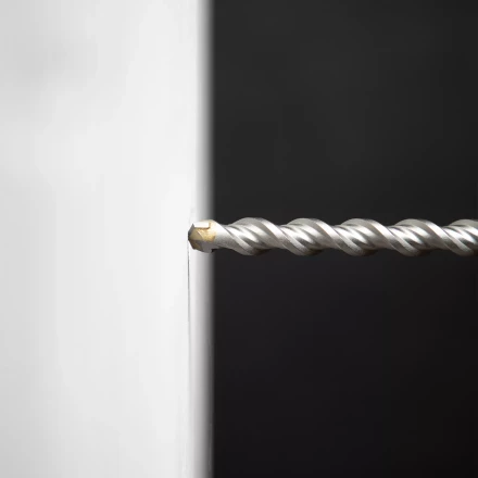 Бур по бетону Denzel, 14 x 210 мм  двойная спираль, три пылеотводящие кромки, 705030 купить в Сургуте