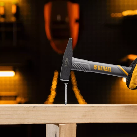 Молоток слесарный, 200 г Denzel, кованый, фибергласовая рукоятка c TPR покрытием 10482 купить в Сургуте