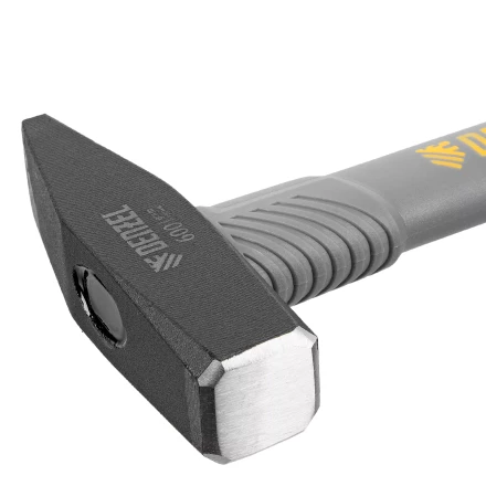 Молоток слесарный, 600 г Denzel, кованый, фибергласовая рукоятка c TPR покрытием, 10486 купить в Сургуте