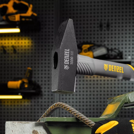 Молоток слесарный, 1000 г Denzel, кованый, фибергласовая рукоятка c TPR покрытием 10490 купить в Сургуте