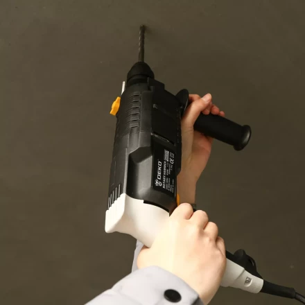 Перфоратор DKH650W DEKO, 063-4110, в кейсе купить в Сургуте