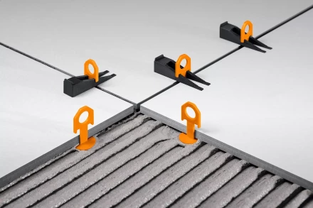 ЗУБР СВП, комплект: 1,7 мм, клин+зажим 50 + 50 шт, система выравнивания плитки (3384-H50) купить в Сургуте