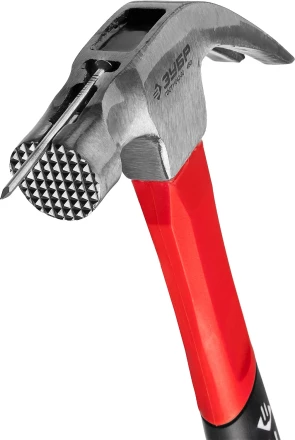 Молоток-гвоздодер ЗУБР &quot;МАСТЕР&quot;, боек c магнитом и фиберглассовой рукояткой, 450 г 20356-450 купить в Сургуте