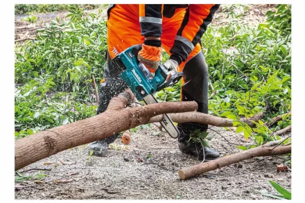 Аккумуляторная цепная пила 40v,  шина 35см Makita UC004GM101 (1х АКБ 4Ач, ЗУ) купить в Сургуте