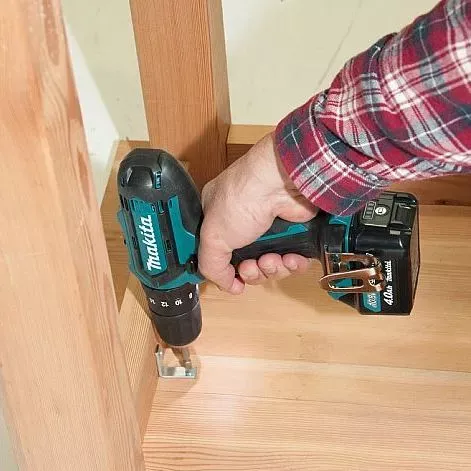 Дрель-шуруповерт аккумуляторная Makita DF331DWAE купить в Сургуте