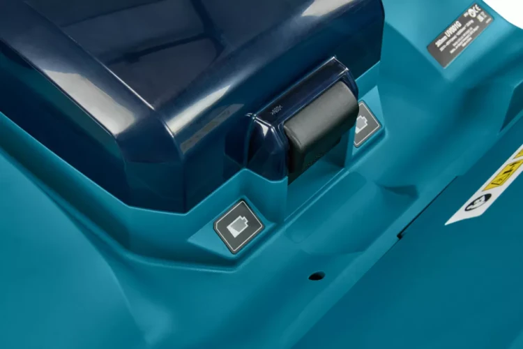 Аккумуляторный 40V скарификатор Makita UV001GM201 (2 АКБ 4Ач, ЗУ) купить в Сургуте