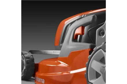 Аккумуляторная газонокосилка, самоходная Husqvarna LC347iV купить в Сургуте