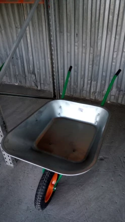 Тачка садовая грузоподъемность 90 кг объем 65 л 689843 купить в Сургуте