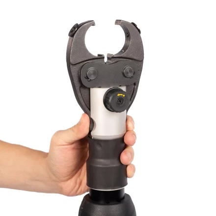 Пресс гидравлический аккумуляторный КВТ ПГРА-СО-32 для монтажа фитингов на трубы PEX, медные и из нержавеющей стали (89617) купить в Сургуте