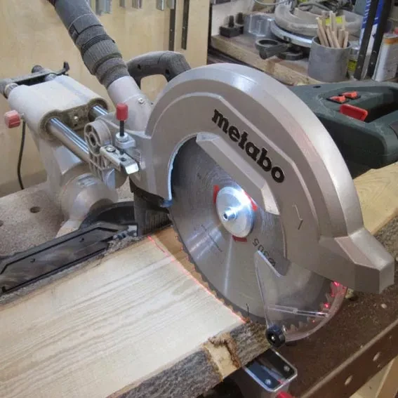Пила торцовая Metabo KGS 305 M купить в Сургуте