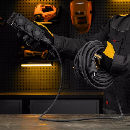 Удлинитель-шнур силовой Denzel Top Series, КГТТ, 20м, 3 розетки, 3 x 1,5 мм, 3 м 37422 купить в Сургуте