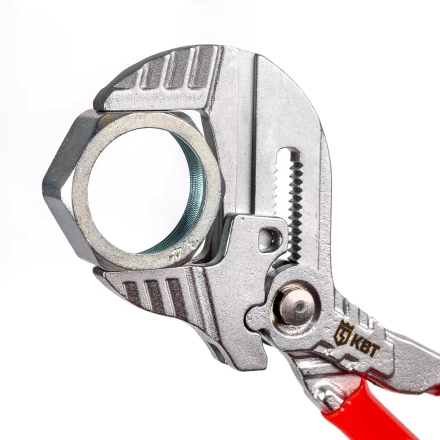 Клещи переставные — гаечный ключ КВТ 180 мм с кнопочной самофиксацией (82147) купить в Сургуте