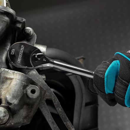 Ключ-трещотка 3/8&quot; Gross 14051, CrV, 120 зубьев, цельнометаллический, хром купить в Сургуте