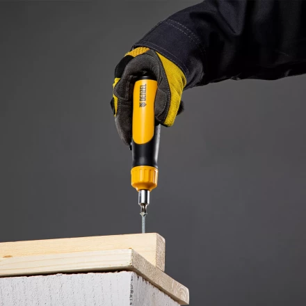 Отвертка реверсивная Denzel 7711611, механизм SmartPush 12 шт, S2 купить в Сургуте