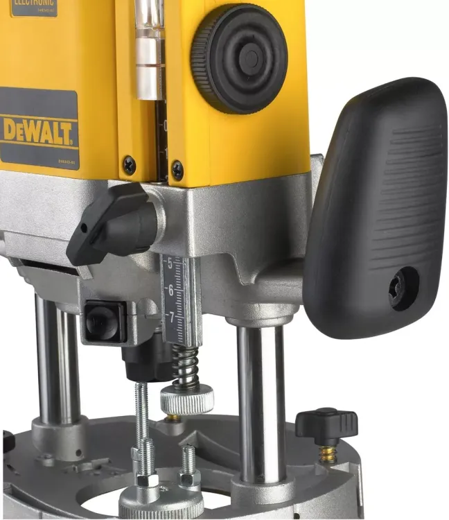 Фрезер DeWalt DW 625E купить в Сургуте