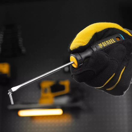 Отвертка, SL4х100 мм, S2, 3к рукоятка Denzel 121927 купить в Сургуте