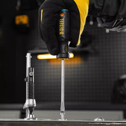 Отвертка, SL5x100 мм, S2, 3к рукоятка Denzel 121967 купить в Сургуте