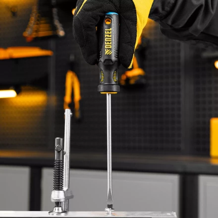 Отвертка, SL6x150 мм, S2, 3к рукоятка Denzel 121997 купить в Сургуте