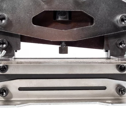 Шинорез гидравлический КВТ ШР-200 с прямым лезвием для шин шириной до 200 мм (85141) купить в Сургуте