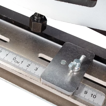 Шинорез гидравлический КВТ ШР-200 с прямым лезвием для шин шириной до 200 мм (85141) купить в Сургуте