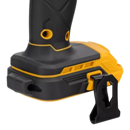 Дрель-шуруповерт аккумуляторная, бесщет.  Denzel 26141 BLDL-18-0 Li-Ion, 18 В купить в Сургуте