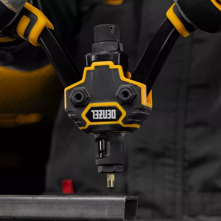 Заклепки резьбовые, стальные, оцинкованные, М4, пластиковый кейс, 140 шт. Denzel 40601 купить в Сургуте