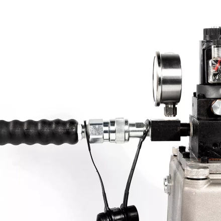 Насосная гидравлическая станция КВТ ПМЭ-7020у объем маслобака 2.0 л с удержанием (79664) купить в Сургуте