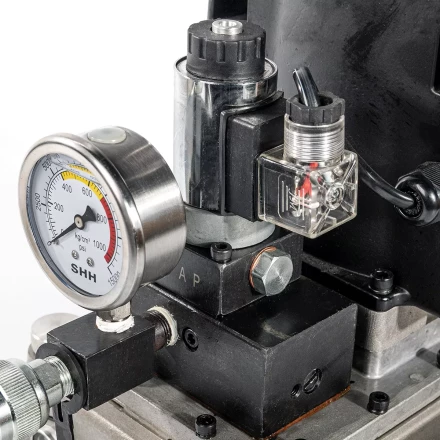 Насосная гидравлическая станция КВТ ПМЭ-7020у объем маслобака 2.0 л с удержанием (79664) купить в Сургуте