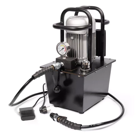 Насосная гидравлическая станция КВТ ПМЭ-7100 объем маслобака 10.0 л (230 В/50 Гц) (91798) купить в Сургуте