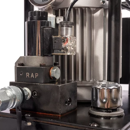 Насосная гидравлическая станция КВТ ПМЭ-7100У объем маслобака 10.0 л с удержанием (230 В/50 Гц) (91799) купить в Сургуте