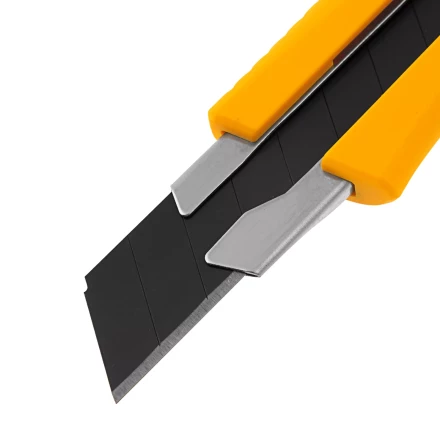 Нож Denzel, 18 мм, сменное лезвие, SK4, метал. направляющая, винтовой фиксатор, 78943 купить в Сургуте