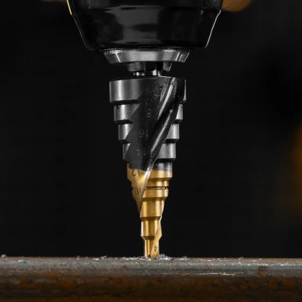 Сверло ступенчатое Denzel 723604, 6-8-10-12-14-16-18-20-22-24-26-28-30мм, Р6М5, 6-гр. хвостовик купить в Сургуте