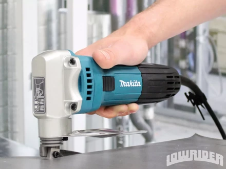 Листовые ножницы по металлу Makita JS1602 купить в Сургуте