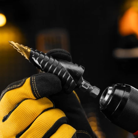 Сверло ступенчатое Denzel 723606, 4-6-8-10-12-14-16-18-20-22-24-26-28-30-32 мм, Р6М5, 6-гр. хвостовик купить в Сургуте