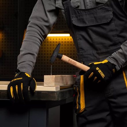 Молоток слесарный, 200 г Denzel, кованый квадратный боек, буковая рукоятка, 10426 купить в Сургуте