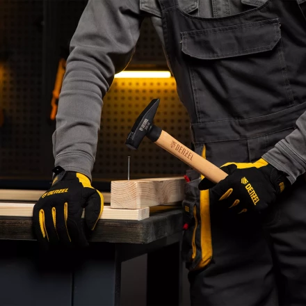 Молоток слесарный, 300 г Denzel, кованый квадратный боек, буковая рукоятка, 10427 купить в Сургуте