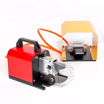 Пресс-клещи пневматические КВТ ПКП-01 для опрессовки наконечников и разъемов матрицами МПК (85396) купить в Сургуте