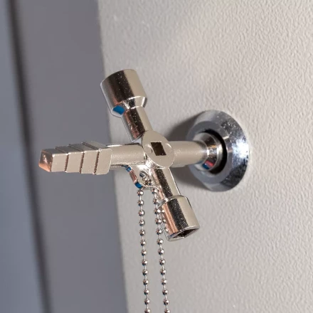 Ключ для электрошкафов КВТ КЭШ-5М с 5 профилями и битой «крест/шлиц» (84624) купить в Сургуте