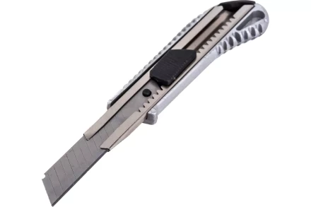 Нож с выдвижным лезвием 18 мм, металлический корпус, металлическая направляющая, автоматический фиксатор, Вихрь 73/10/10/1 купить в Сургуте