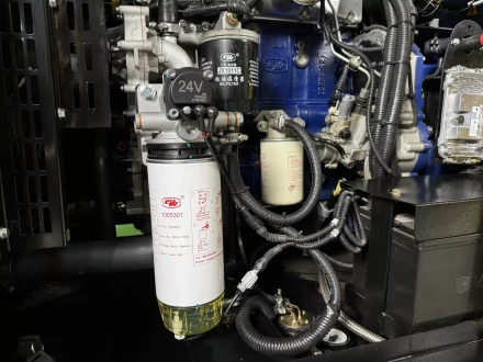 Дизельный генератор Vektor AD-100Y-T400 в шумозащитном кожухе с АВР купить в Сургуте