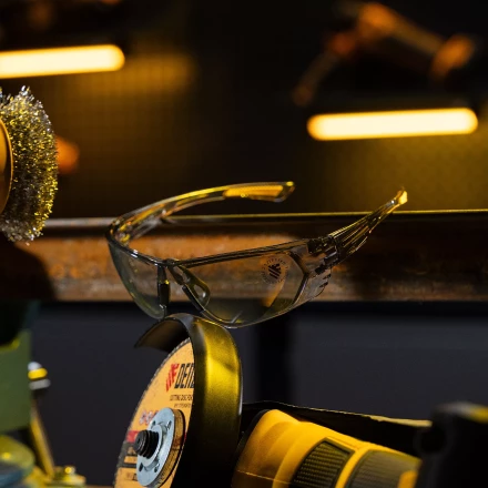 Очки защитные открытые Denzel 89200, поликарбонатные, дымчатая линза купить в Сургуте