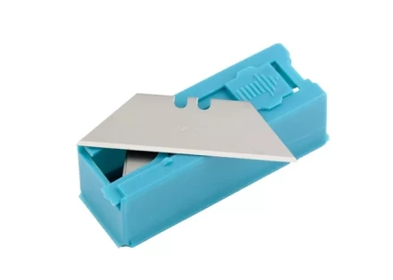 Лезвия 19 мм трапециевидные пластиковый пенал 12 шт GROSS 79376 купить в Сургуте