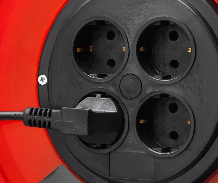 Удлинитель на катушке &quot;ПВС 307&quot;, 50 м, 2500 Вт, 4 гнезда, ПВС 3х0,75 кв мм, ЗУБР 55083-50 купить в Сургуте